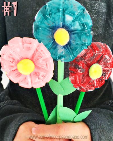  cómo hacer flores con botellas plásticas