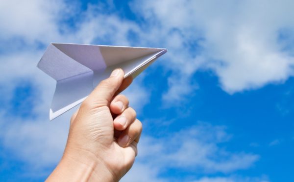 tutorial- para-hacer-aviones-de-papel-en-casa